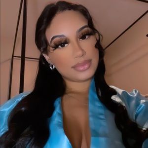 Meet your Posher, Ariana